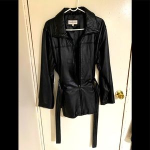 Charles Klein Women’s Leather Jacket Sz L w Belt